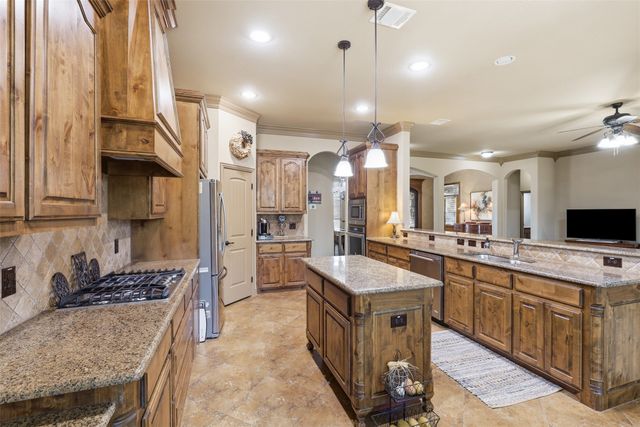 1406 Brynlee Lane, Mansfield, TX 76063