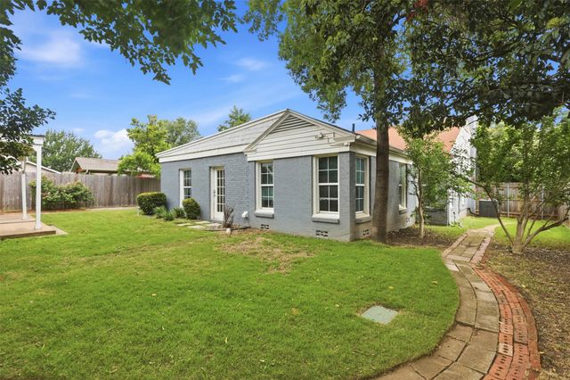 6449 Malvey Avenue, Fort Worth, TX 76116