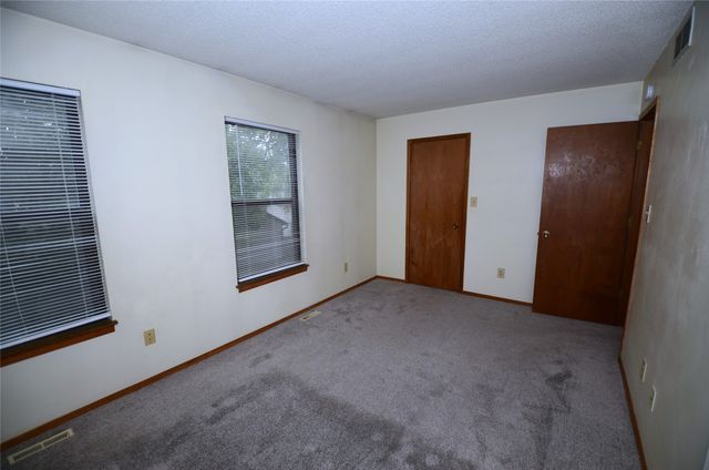 8626 Alpine Drive, Urbandale, IA 50322