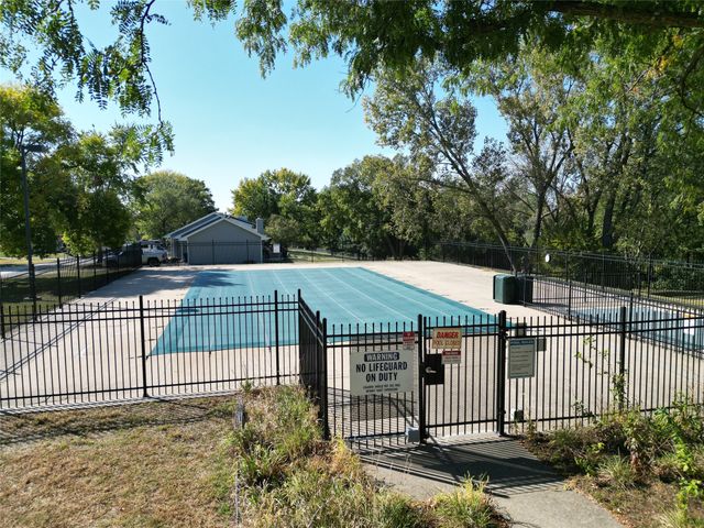 8626 Alpine Drive, Urbandale, IA 50322