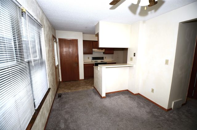 8626 Alpine Drive, Urbandale, IA 50322