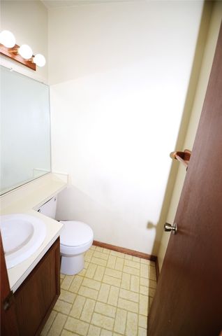 8626 Alpine Drive, Urbandale, IA 50322