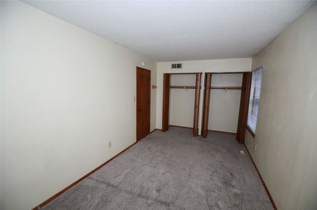 8626 Alpine Drive, Urbandale, IA 50322