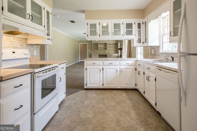 2775 Seminole Trail, Waycross, GA 31503