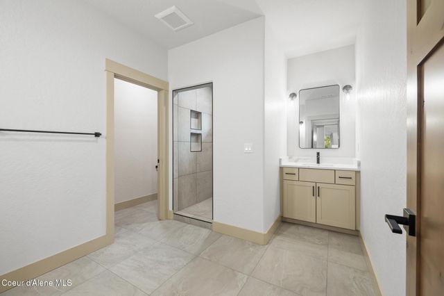 53 WALLACE LN, Blanchard, ID 83804