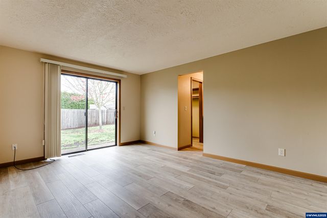 4826 Chestnut Ct SE, Albany, OR 97322