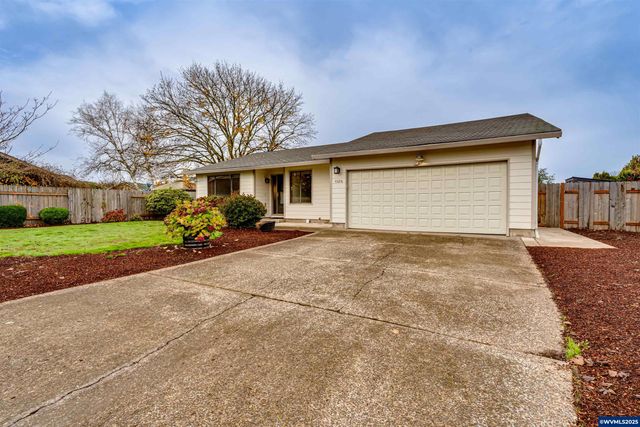 4826 Chestnut Ct SE, Albany, OR 97322