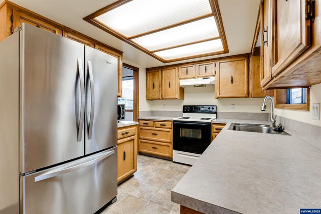 4826 Chestnut Ct SE, Albany, OR 97322