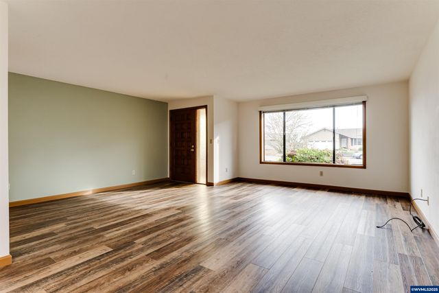 4826 Chestnut Ct SE, Albany, OR 97322