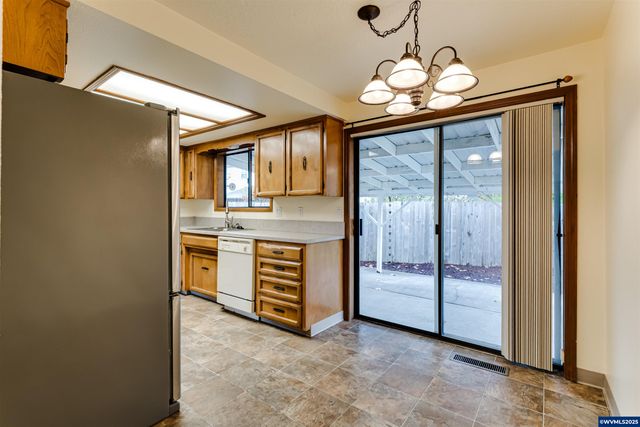 4826 Chestnut Ct SE, Albany, OR 97322