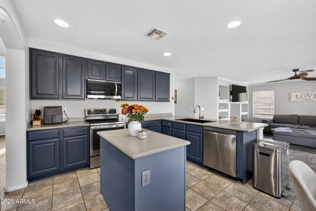 2272 E TORREY PINES Place, Chandler, AZ 85249