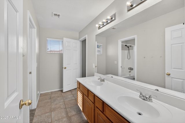 2272 E TORREY PINES Place, Chandler, AZ 85249