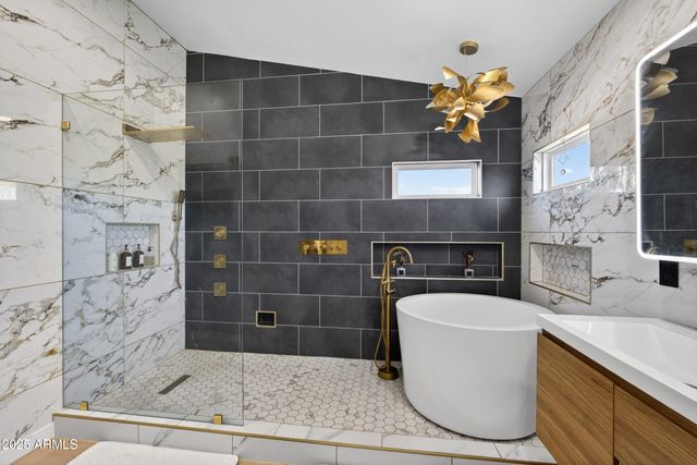 2272 E TORREY PINES Place, Chandler, AZ 85249