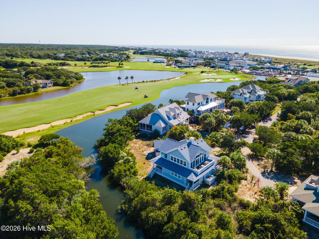 Image 13 of property listing at 16 Waterthrush Court, Southport, NC 28461