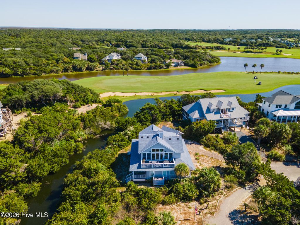 Image 6 of property listing at 16 Waterthrush Court, Southport, NC 28461