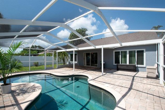 122 ISLAND WATER WAY, Apollo Beach, FL 33572