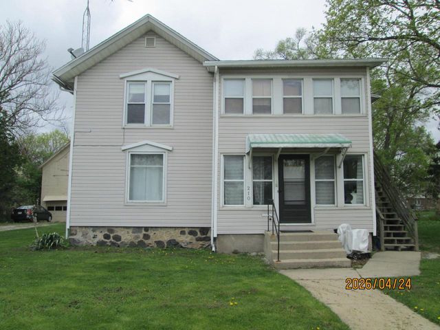 210 E Court STREET, Elkhorn, WI 53121
