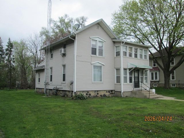 210 E Court STREET, Elkhorn, WI 53121