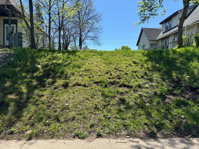 1150 Reaney Avenue, Saint Paul, MN 55106