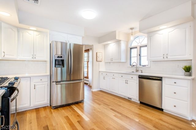 165 W Passaic Ave, Rutherford Boro, NJ 07070