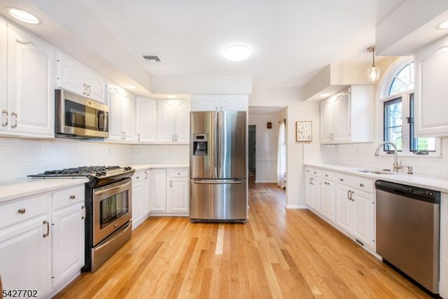 165 W Passaic Ave, Rutherford Boro, NJ 07070