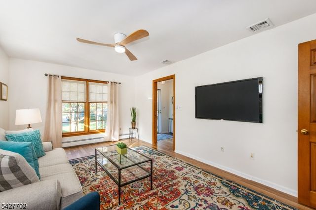 165 W Passaic Ave, Rutherford Boro, NJ 07070