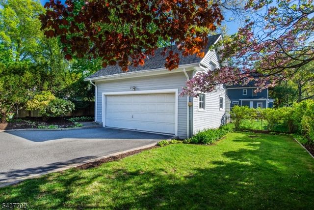 165 W Passaic Ave, Rutherford Boro, NJ 07070