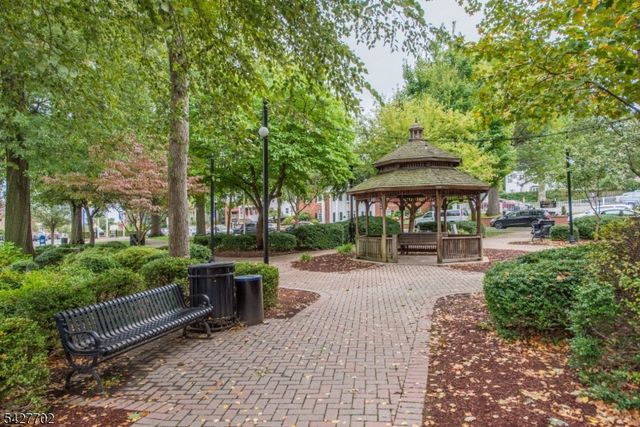 165 W Passaic Ave, Rutherford Boro, NJ 07070