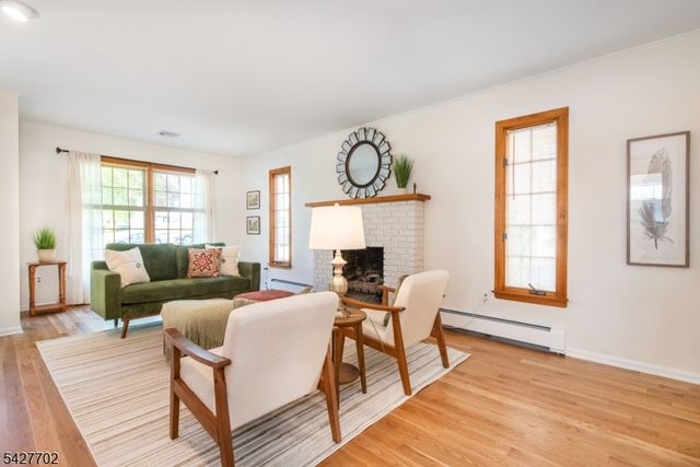 165 W Passaic Ave, Rutherford Boro, NJ 07070