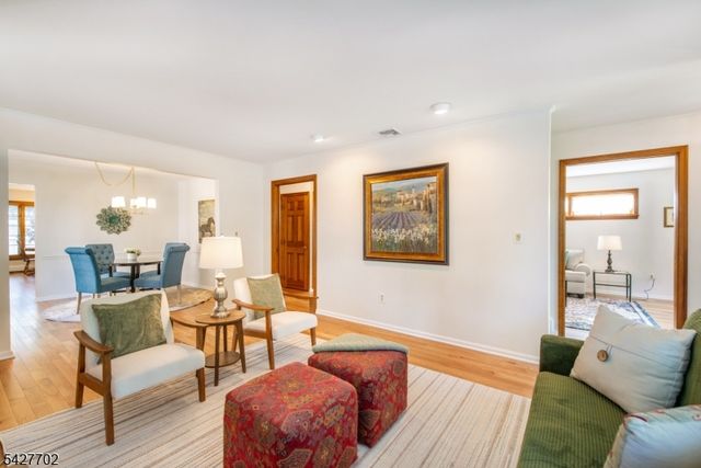 165 W Passaic Ave, Rutherford Boro, NJ 07070