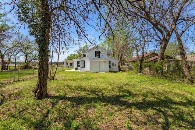 706 N Piatt Ave, Wichita, KS 67214