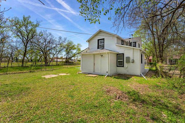 706 N Piatt Ave, Wichita, KS 67214