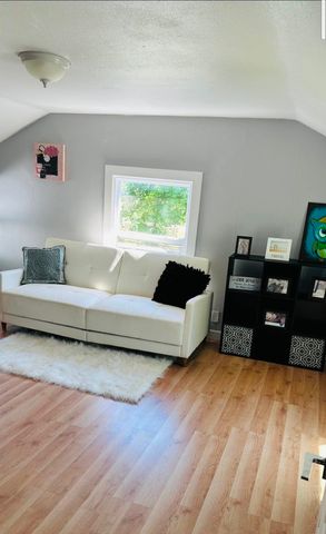 706 N Piatt Ave, Wichita, KS 67214