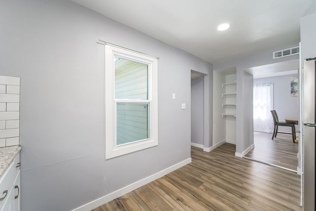 706 N Piatt Ave, Wichita, KS 67214