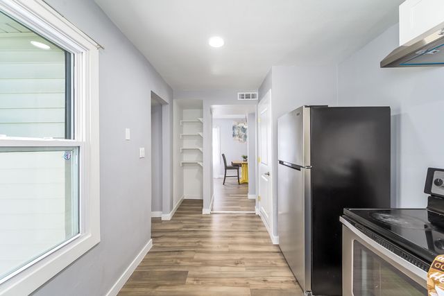 706 N Piatt Ave, Wichita, KS 67214