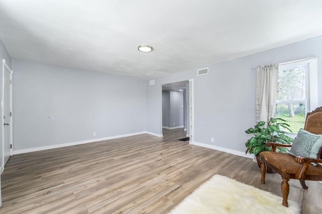 706 N Piatt Ave, Wichita, KS 67214