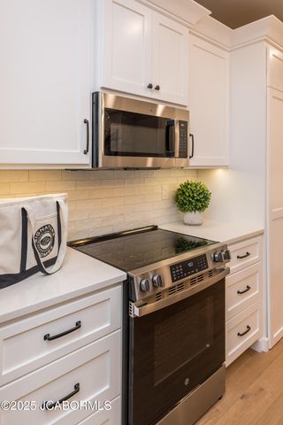 5608 BIRCH CREEK LANE, Jefferson City, MO 65101