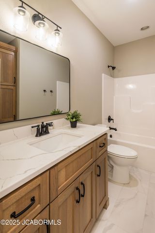 5608 BIRCH CREEK LANE, Jefferson City, MO 65101