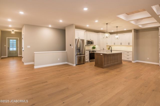 5608 BIRCH CREEK LANE, Jefferson City, MO 65101