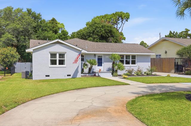 7711 Woodland Dr., Myrtle Beach, SC 29572
