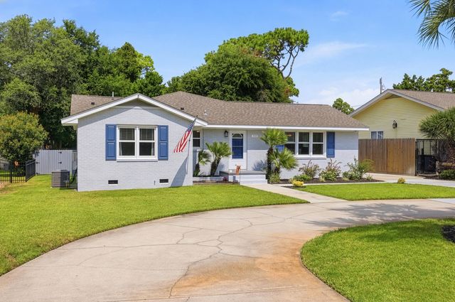 7711 Woodland Dr., Myrtle Beach, SC 29572