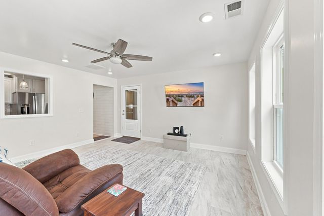 7711 Woodland Dr., Myrtle Beach, SC 29572