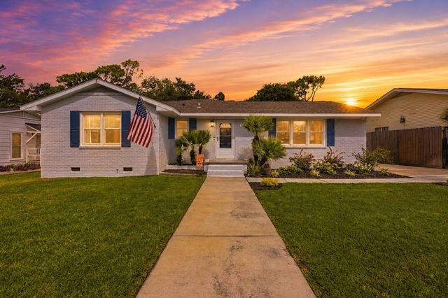 7711 Woodland Dr., Myrtle Beach, SC 29572