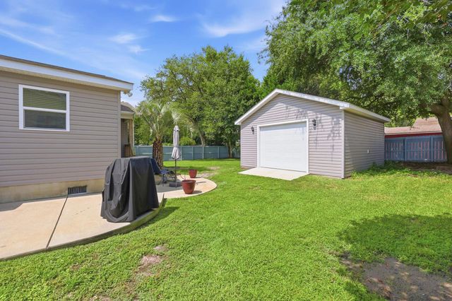 7711 Woodland Dr., Myrtle Beach, SC 29572