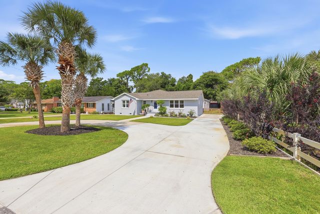 7711 Woodland Dr., Myrtle Beach, SC 29572