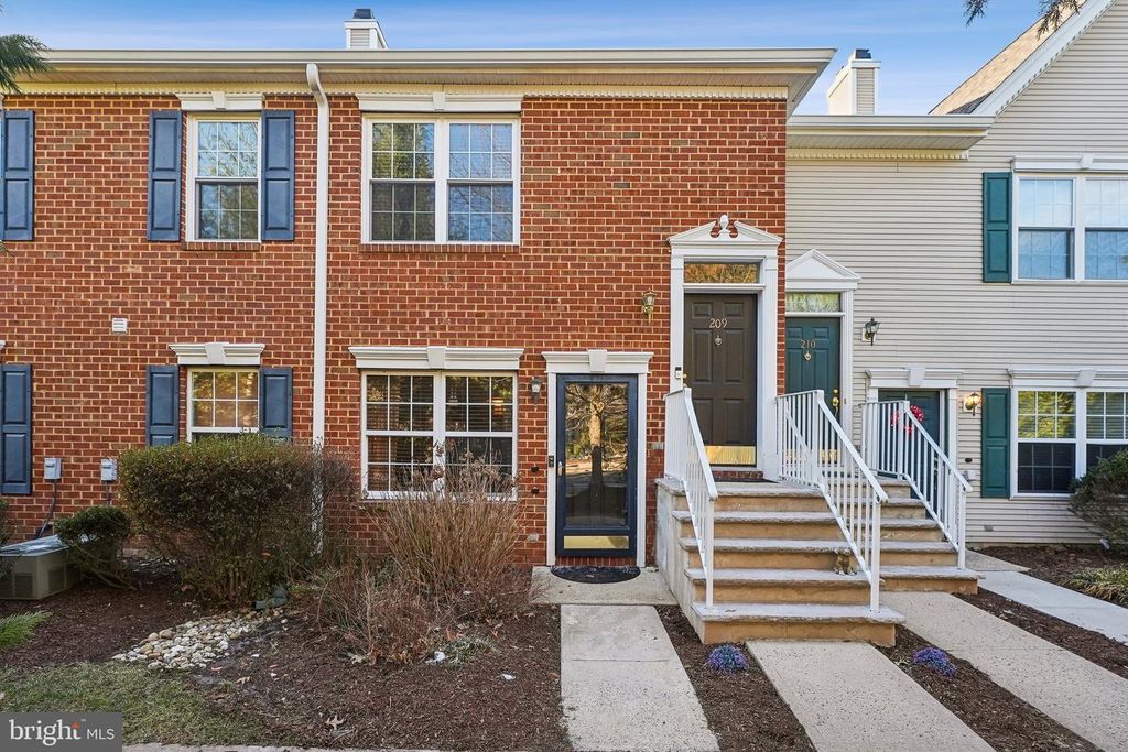 209 CASTLETON COURT, Pennington, NJ 08534