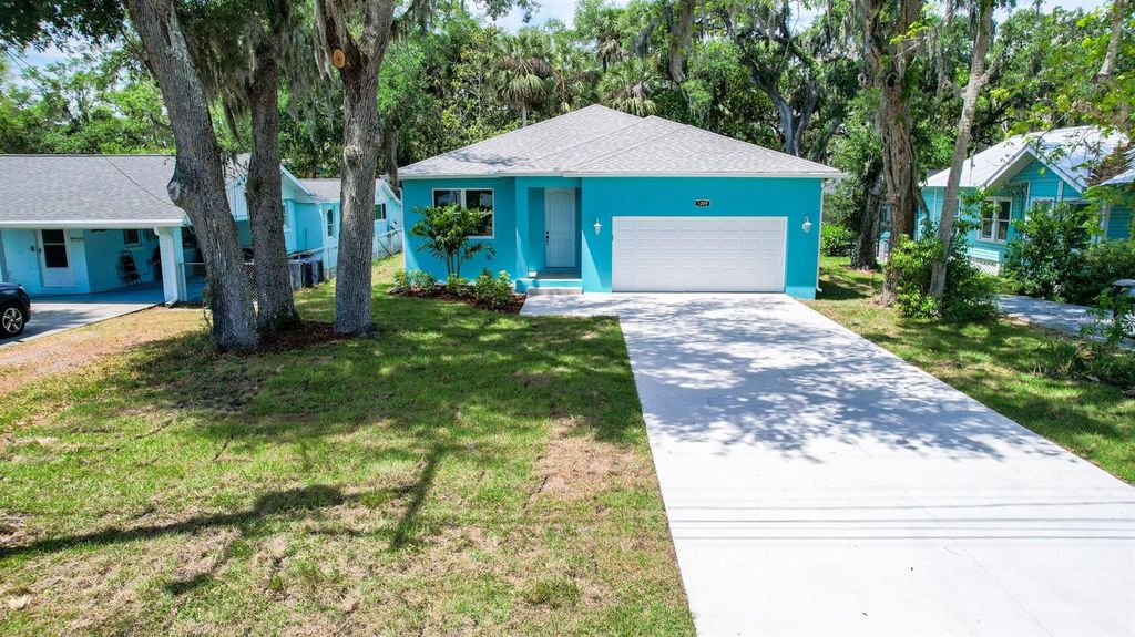 Image 3 of property listing at 1209 PALMETTO STREET, New Smyrna Beach, FL 32168