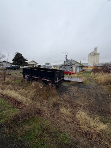 511 S Crystal Ave, La Crosse, WA 99143