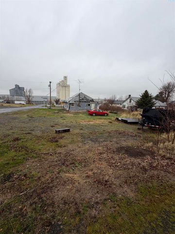 511 S Crystal Ave, La Crosse, WA 99143