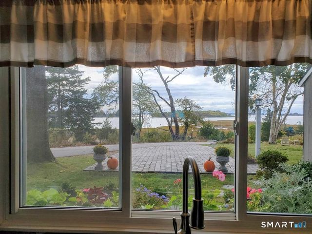 27 Gled Hill Street, Stonington, CT 06355